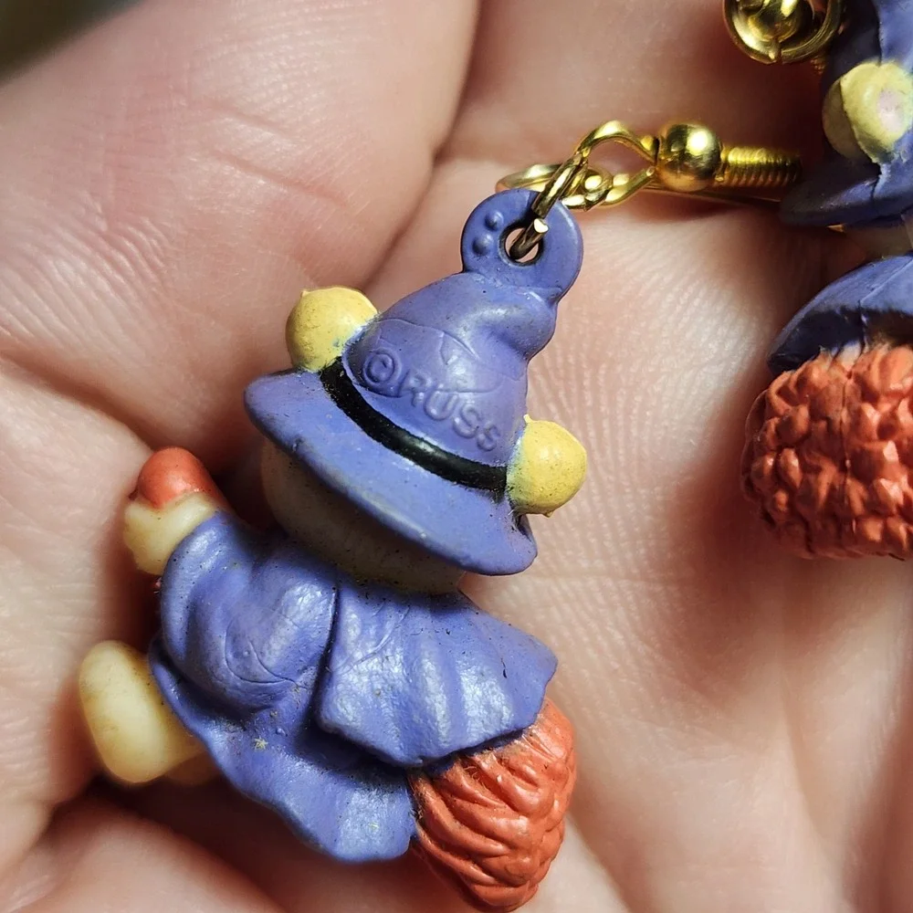 Vintage Russ Berrie Halloween Witch Teddy Bear Dangle Earrings Purple Gold Tone